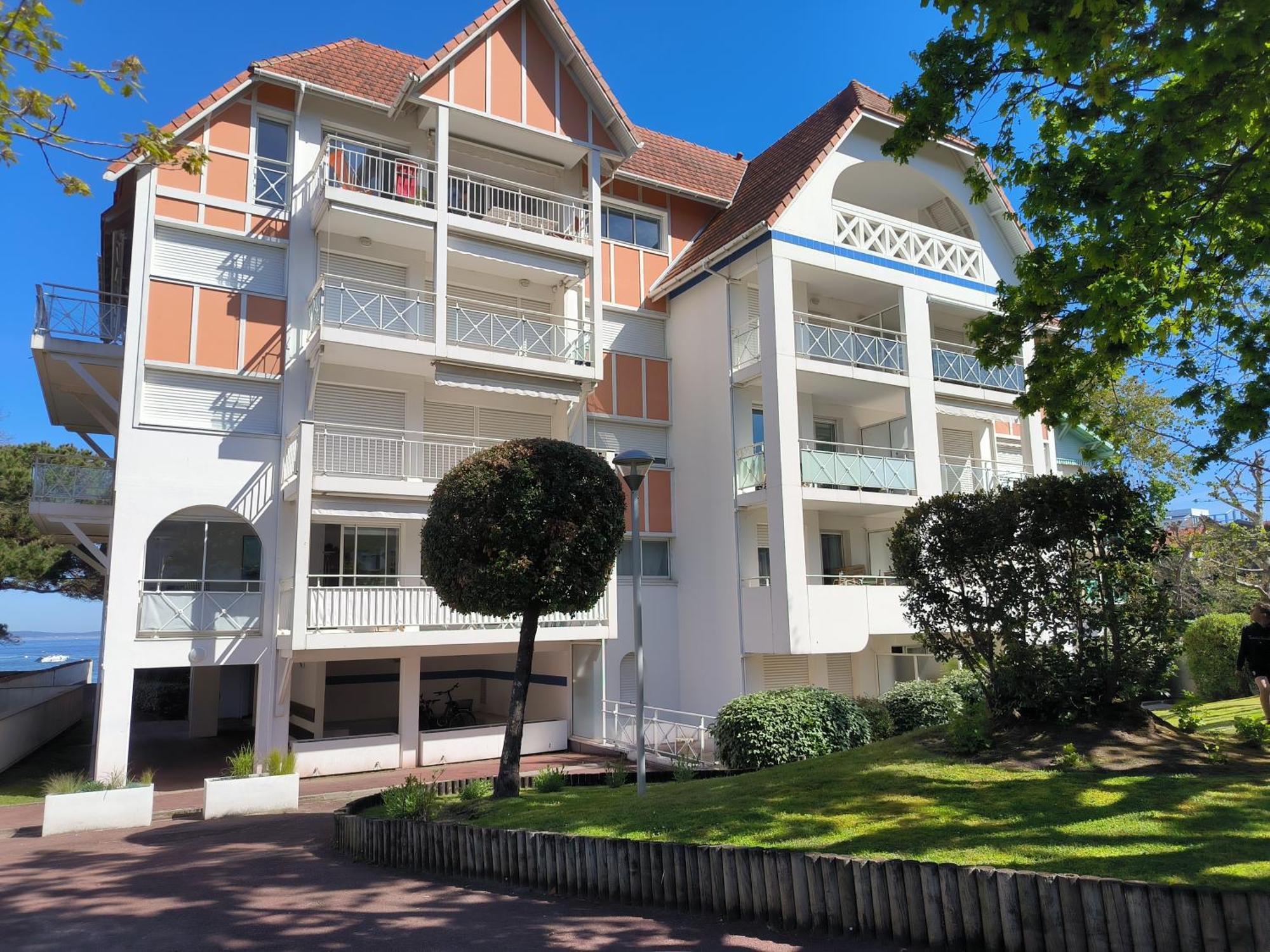 Appart Sur La Plage Pied Dans L Eau Avec Terrasse Jardin Vue Sur Le Bassin Depuis La Terrasse , Parking Arcachon Kültér fotó